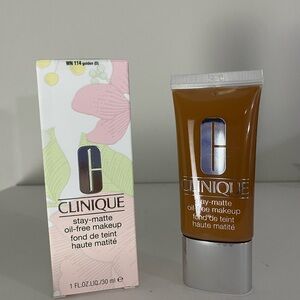 Clinique Stay-matte Oil-free Makeup Foundation 1 oz/30 ml, WN114 Golden (D), New
